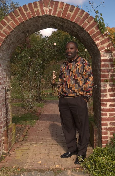 http://emeagwali.com/photos/archive/random/photos-october-2005/Philip-Emeagwali-Ladew-Topiary-Gardens-Monkton-Maryland-October-29-2005-743-450.jpg